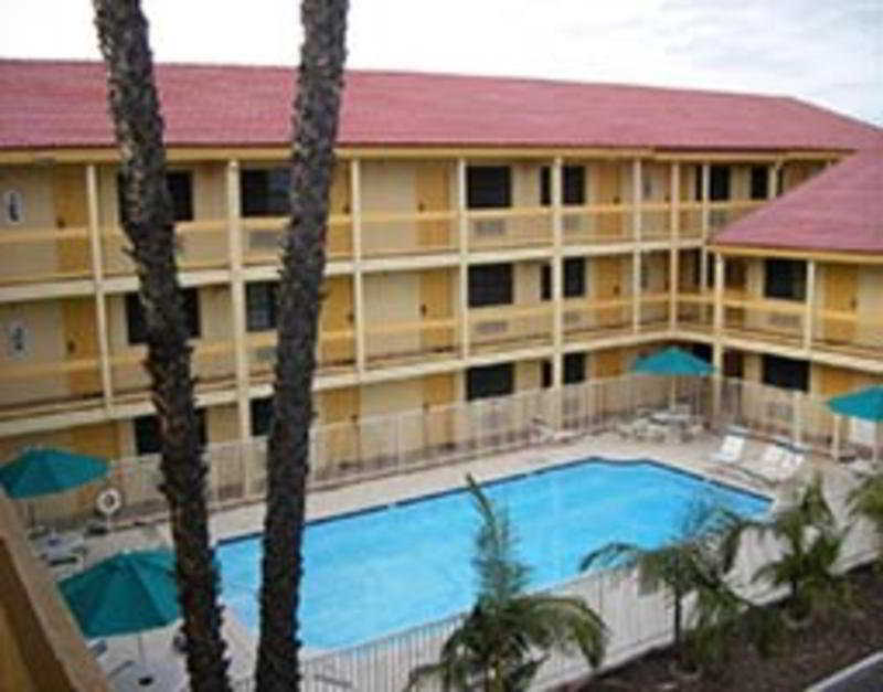 La Quinta Inn By Wyndham Costa Mesa Orange County Екстериор снимка